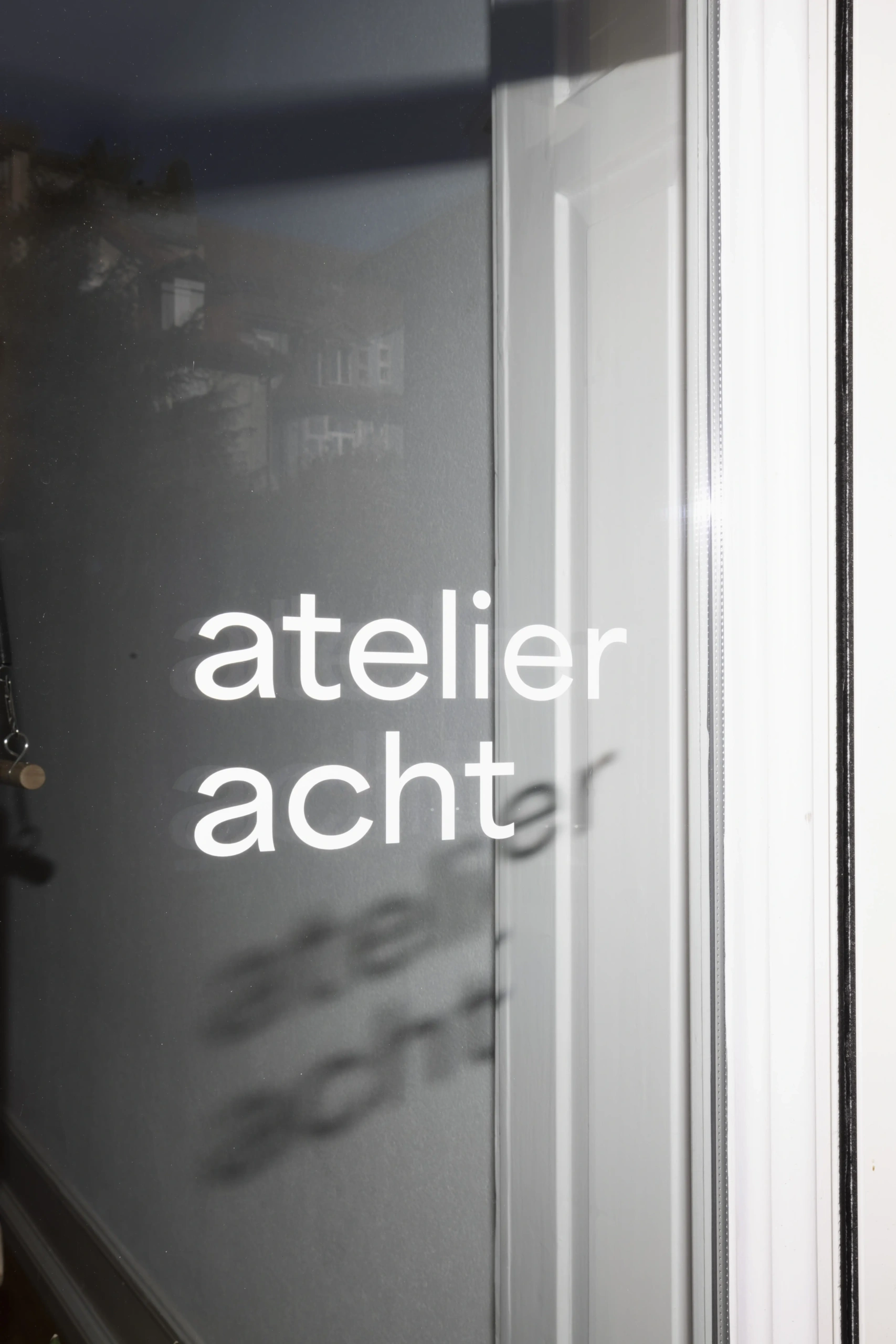 StudioNomad_Branding_Atelier_Acht_window